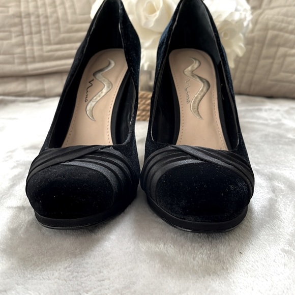 Nina black velvet heels - Picture 4 of 17